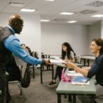 Estudiantes y profesor