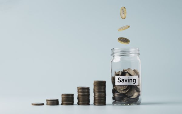 Guardando dinero